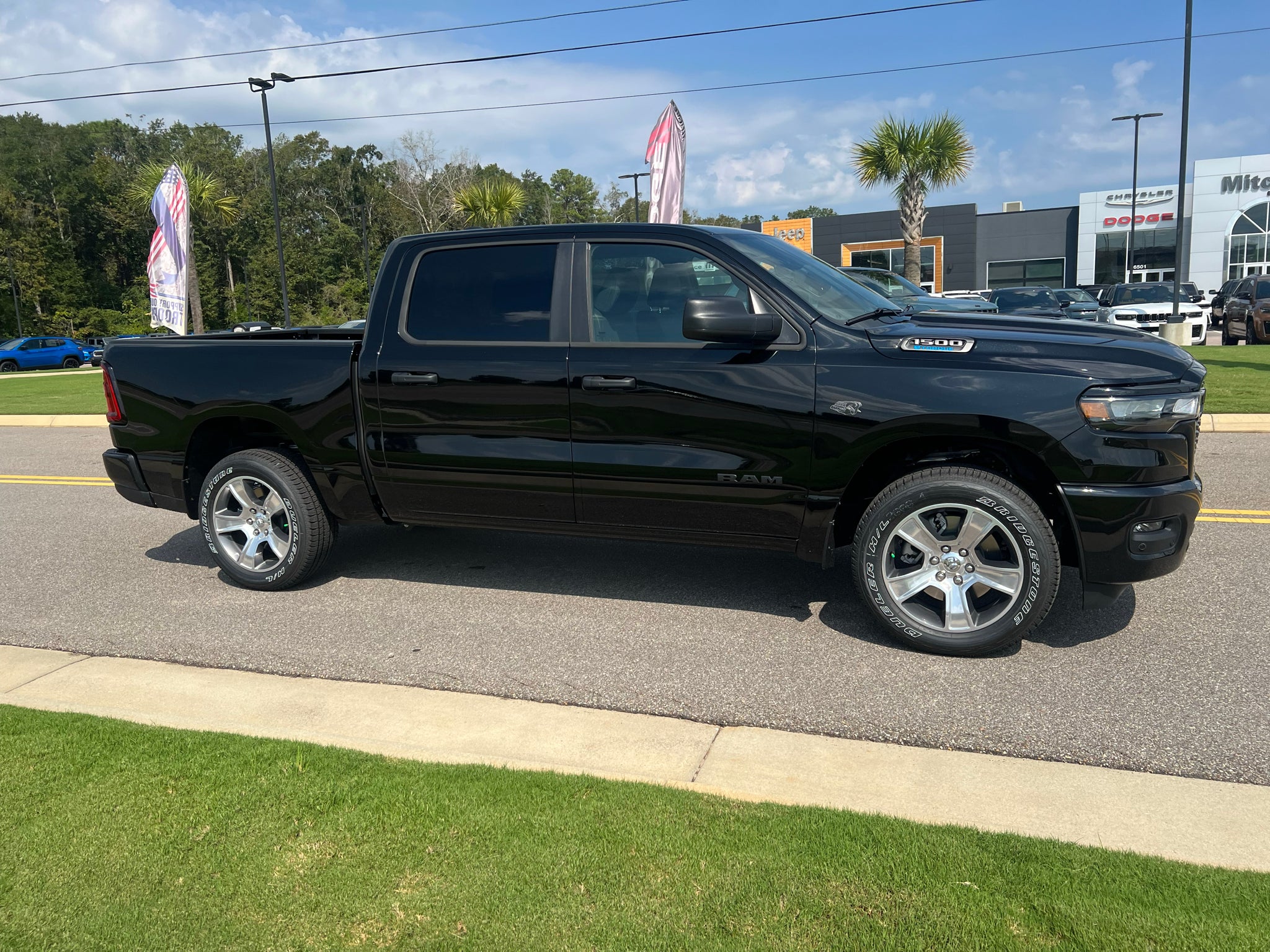 2027 RAM 1500 RAM 1500 EXPRESS CREW CAB 4X2 5'7' BOX