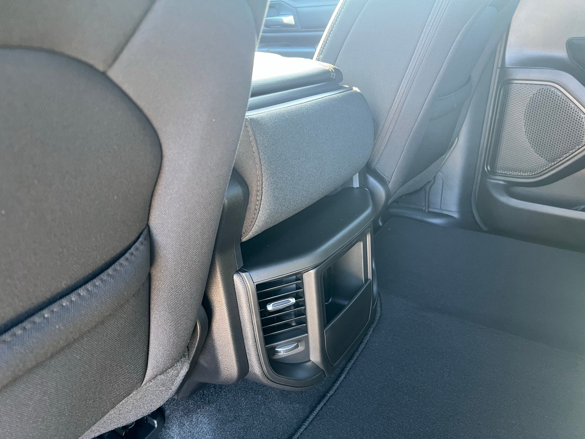 2027 RAM 1500 RAM 1500 EXPRESS CREW CAB 4X2 5'7' BOX