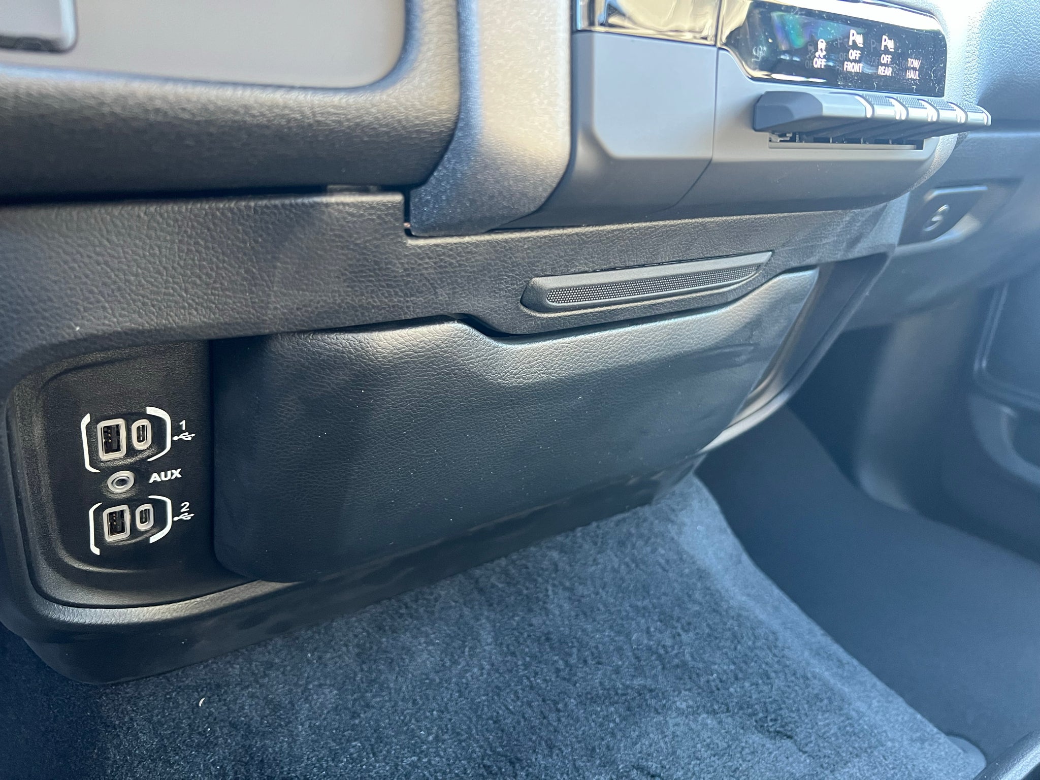 2027 RAM 1500 RAM 1500 EXPRESS CREW CAB 4X2 5'7' BOX