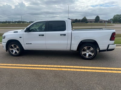 2027 RAM 1500 RAM 1500 EXPRESS CREW CAB 4X2 5'7' BOX