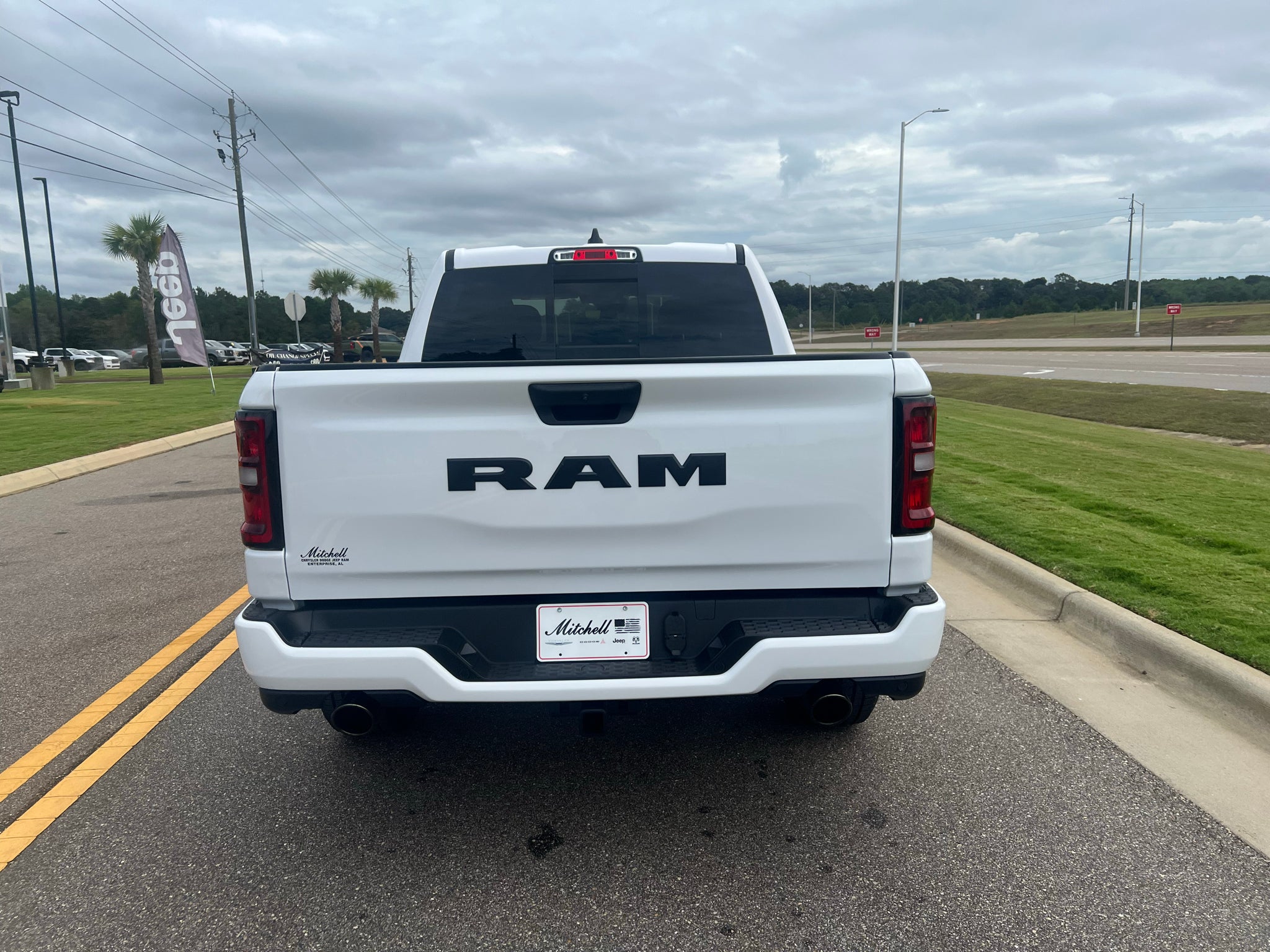2027 RAM 1500 RAM 1500 EXPRESS CREW CAB 4X2 5'7' BOX
