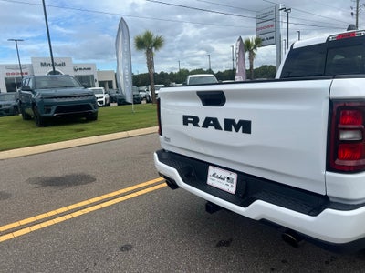 2027 RAM 1500 RAM 1500 EXPRESS CREW CAB 4X2 5'7' BOX