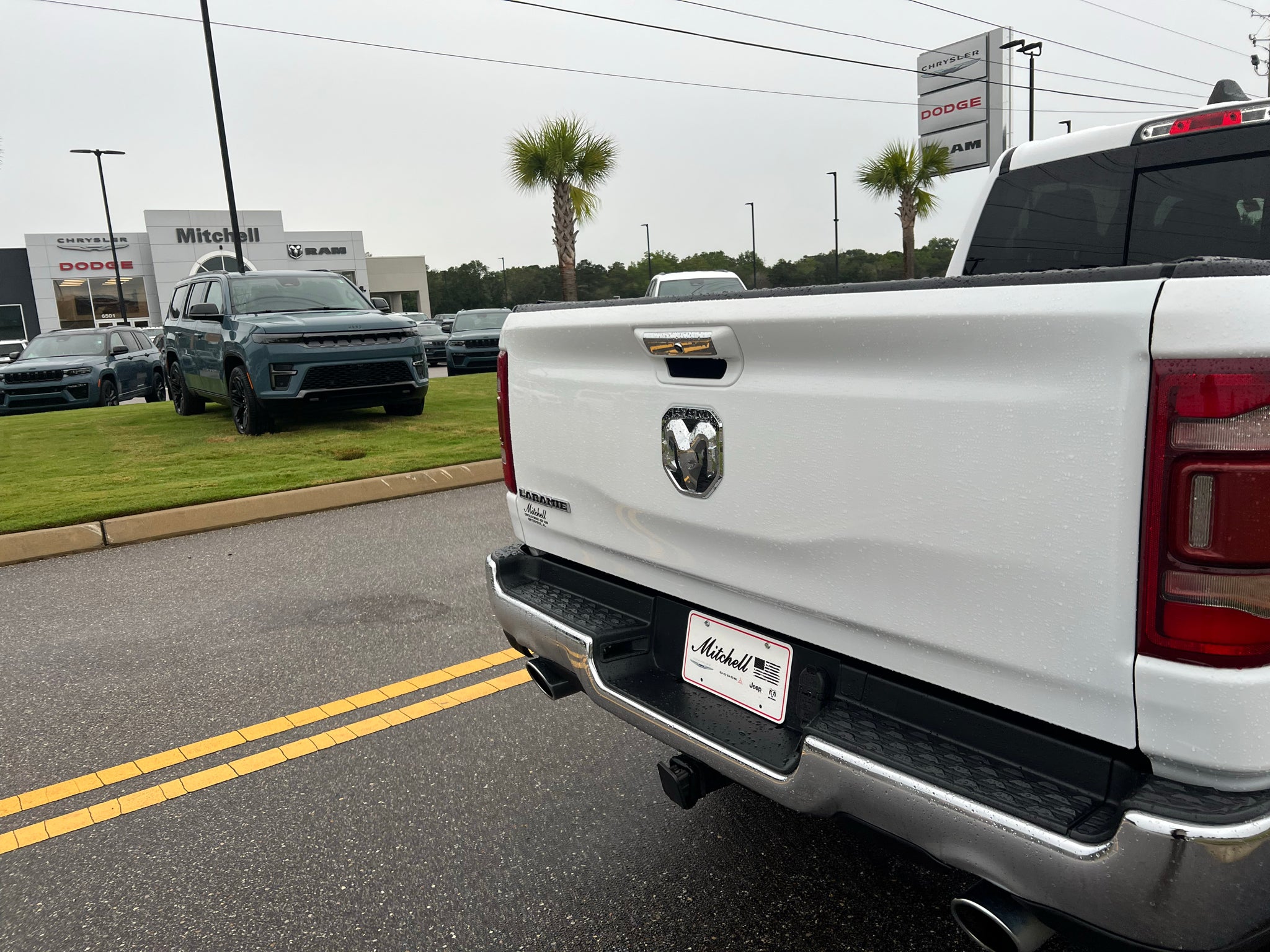 2022 RAM 1500 Laramie Crew Cab 4x2 5'7' Box
