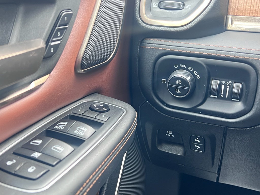 2019 RAM 1500 Longhorn Crew Cab 4x2 5'7' Box