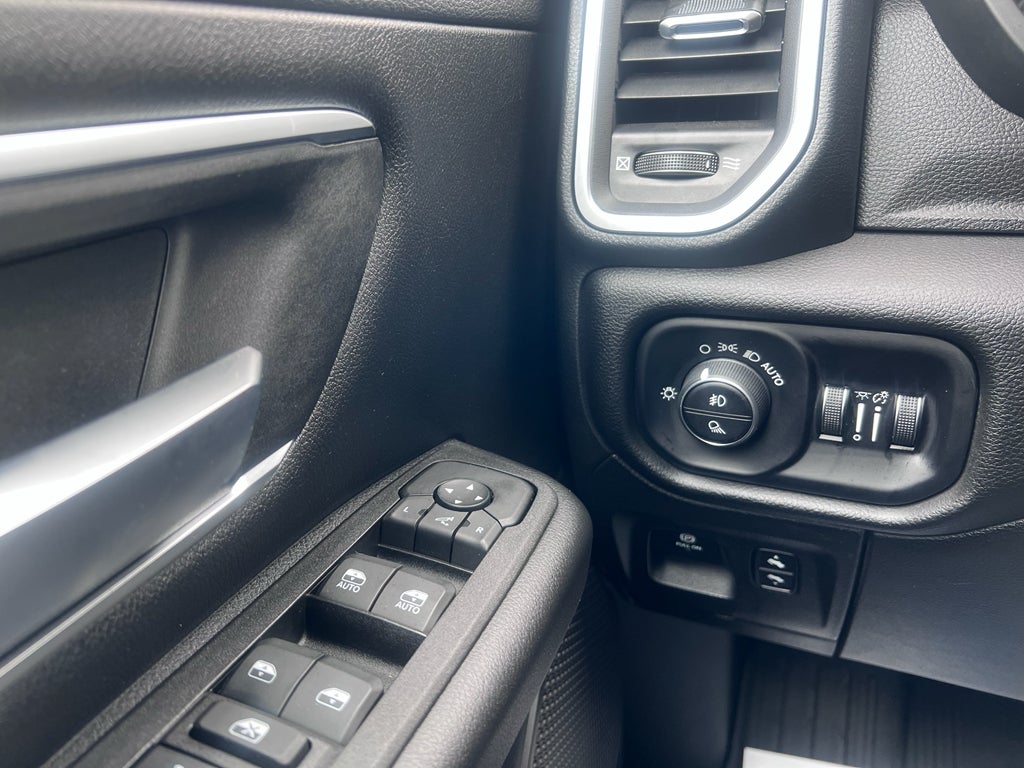 2025 RAM 1500 Big Horn Crew Cab 4x4 5'7' Box