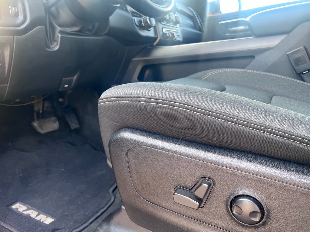 2022 RAM 1500 Big Horn Quad Cab 4x4 6'4' Box