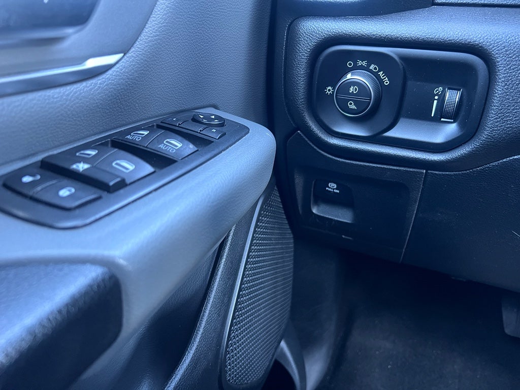 2021 RAM 1500 Big Horn Quad Cab 4x4 6'4' Box