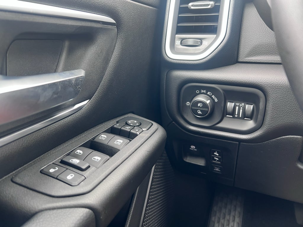 2026 RAM 1500 Big Horn Crew Cab 4x4 5'7' Box