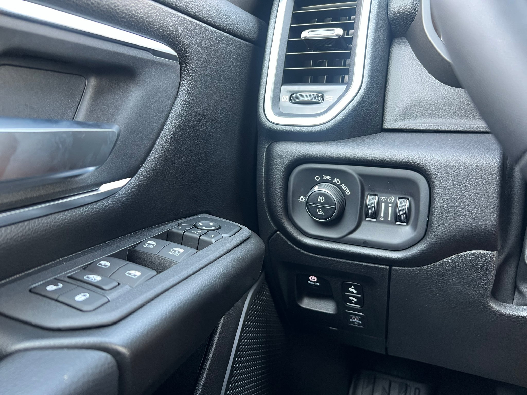 2027 RAM 1500 RAM 1500 BIG HORN CREW CAB 4X4 5'7' BOX