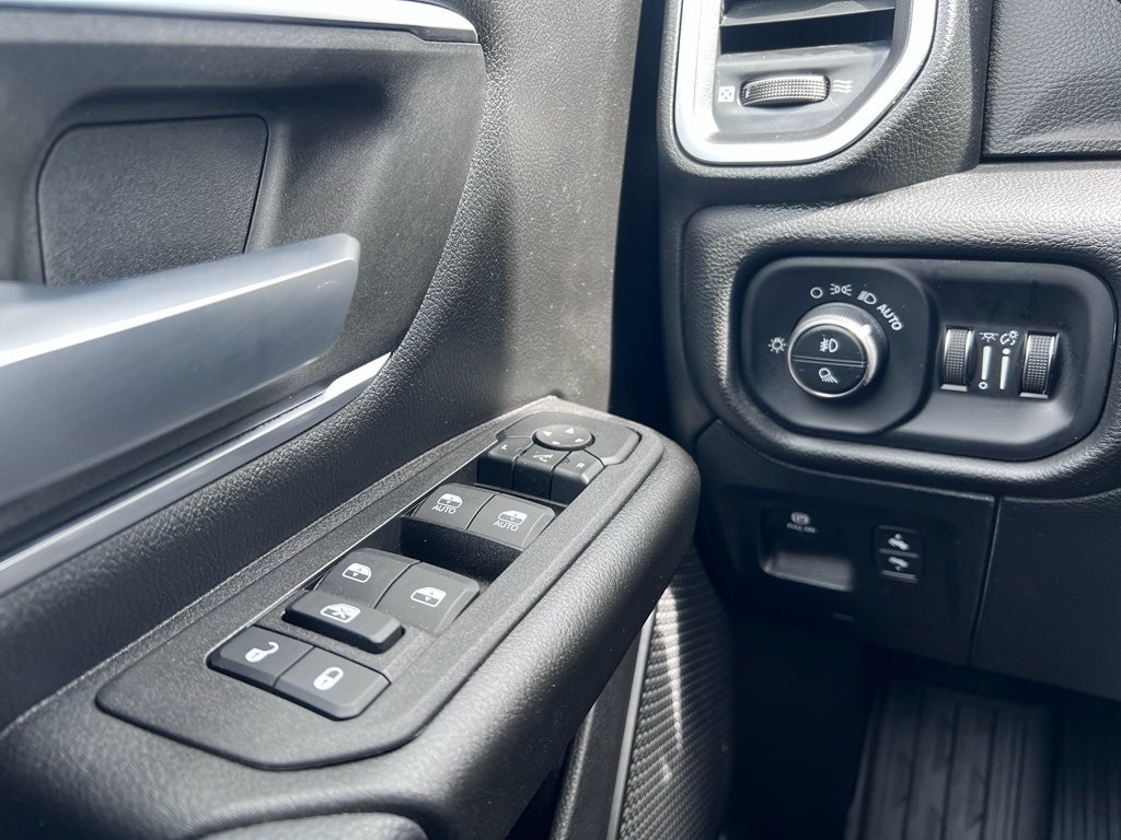 2025 RAM 1500 Big Horn Crew Cab 4x4 5'7' Box