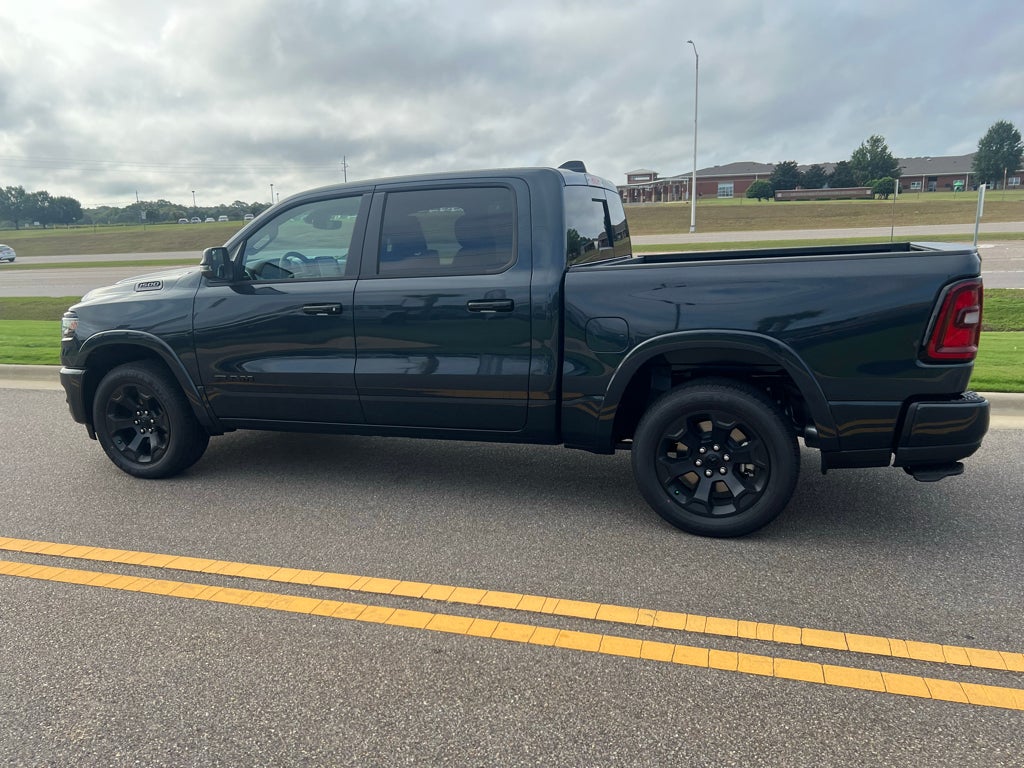 2027 RAM 1500 RAM 1500 BIG HORN CREW CAB 4X4 5'7' BOX