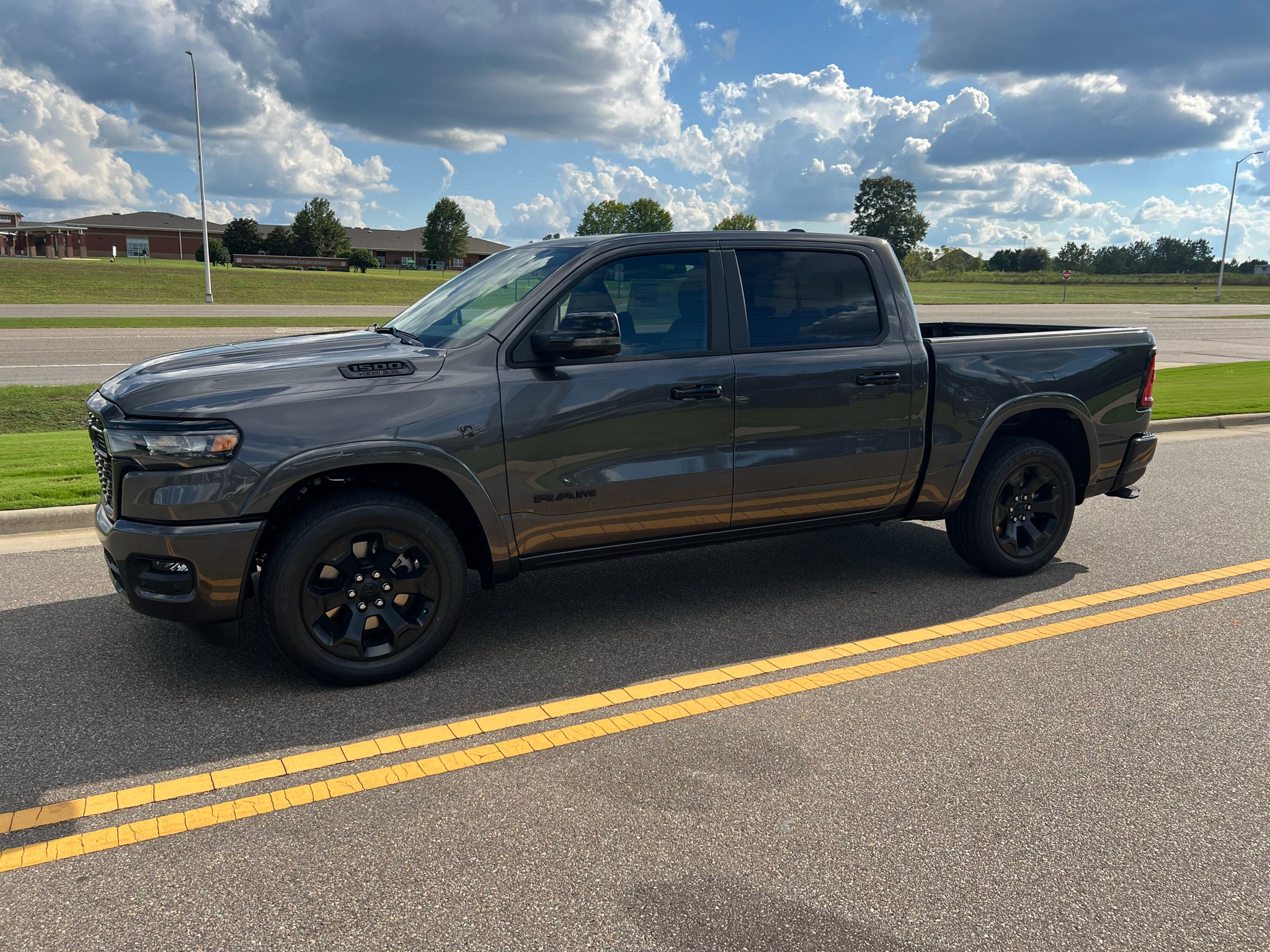 2027 RAM 1500 RAM 1500 BIG HORN CREW CAB 4X4 5'7' BOX