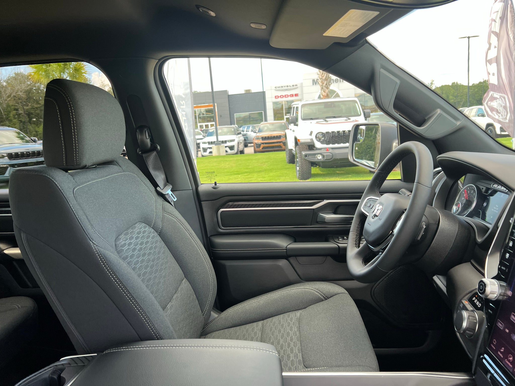 2027 RAM 1500 RAM 1500 BIG HORN CREW CAB 4X4 5'7' BOX