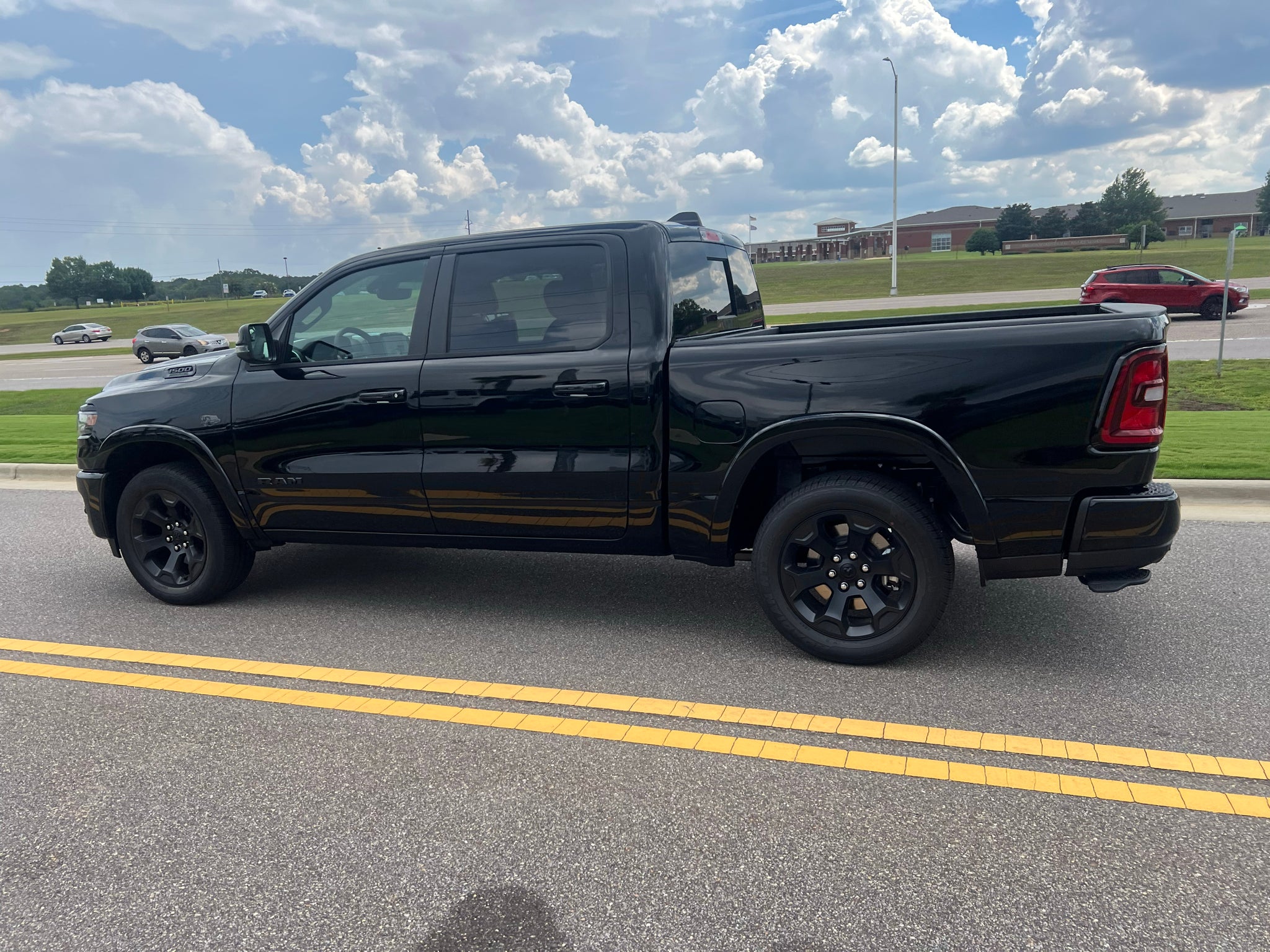 2027 RAM 1500 RAM 1500 BIG HORN CREW CAB 4X4 5'7' BOX