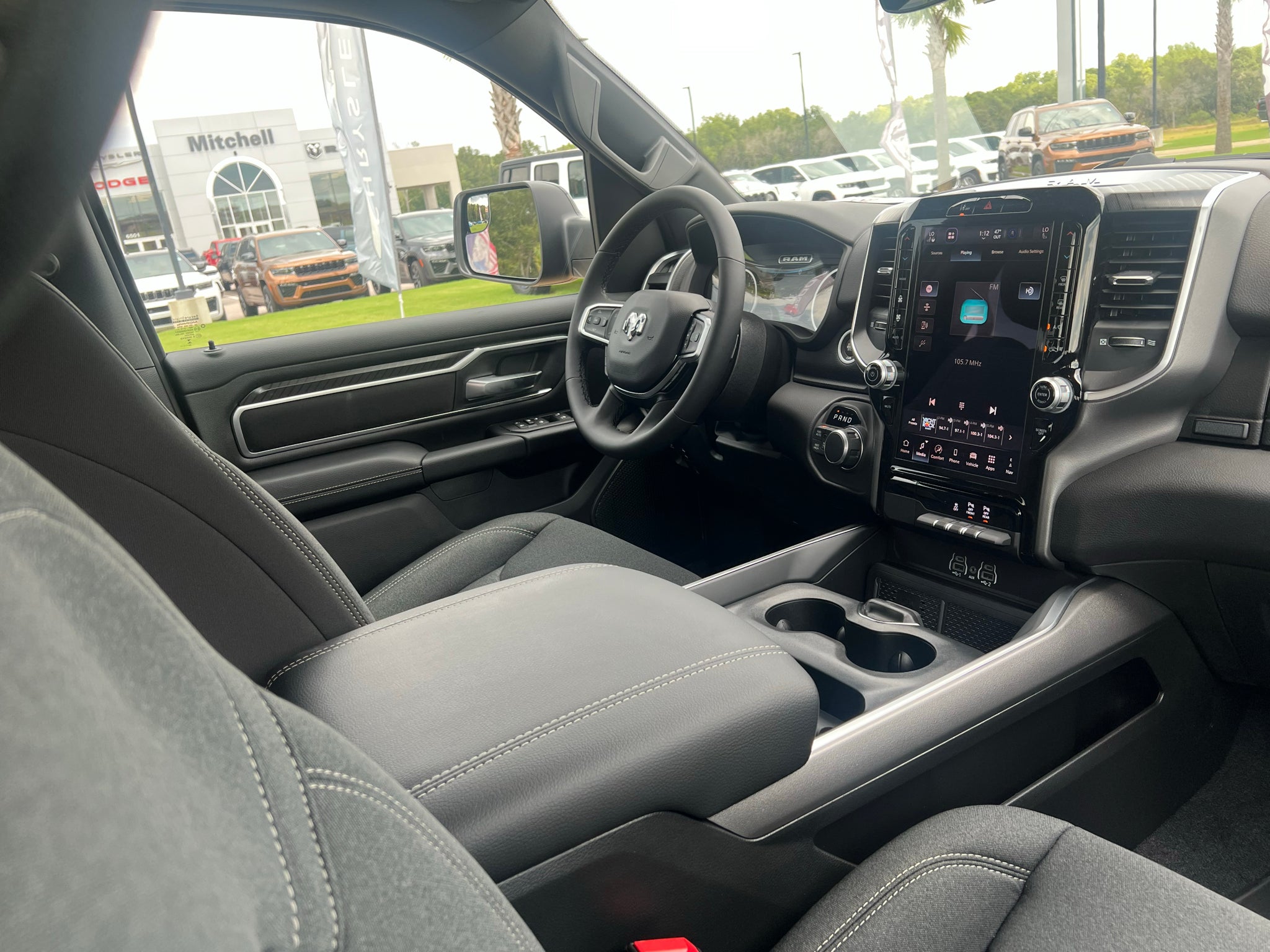 2027 RAM 1500 RAM 1500 BIG HORN CREW CAB 4X4 5'7' BOX
