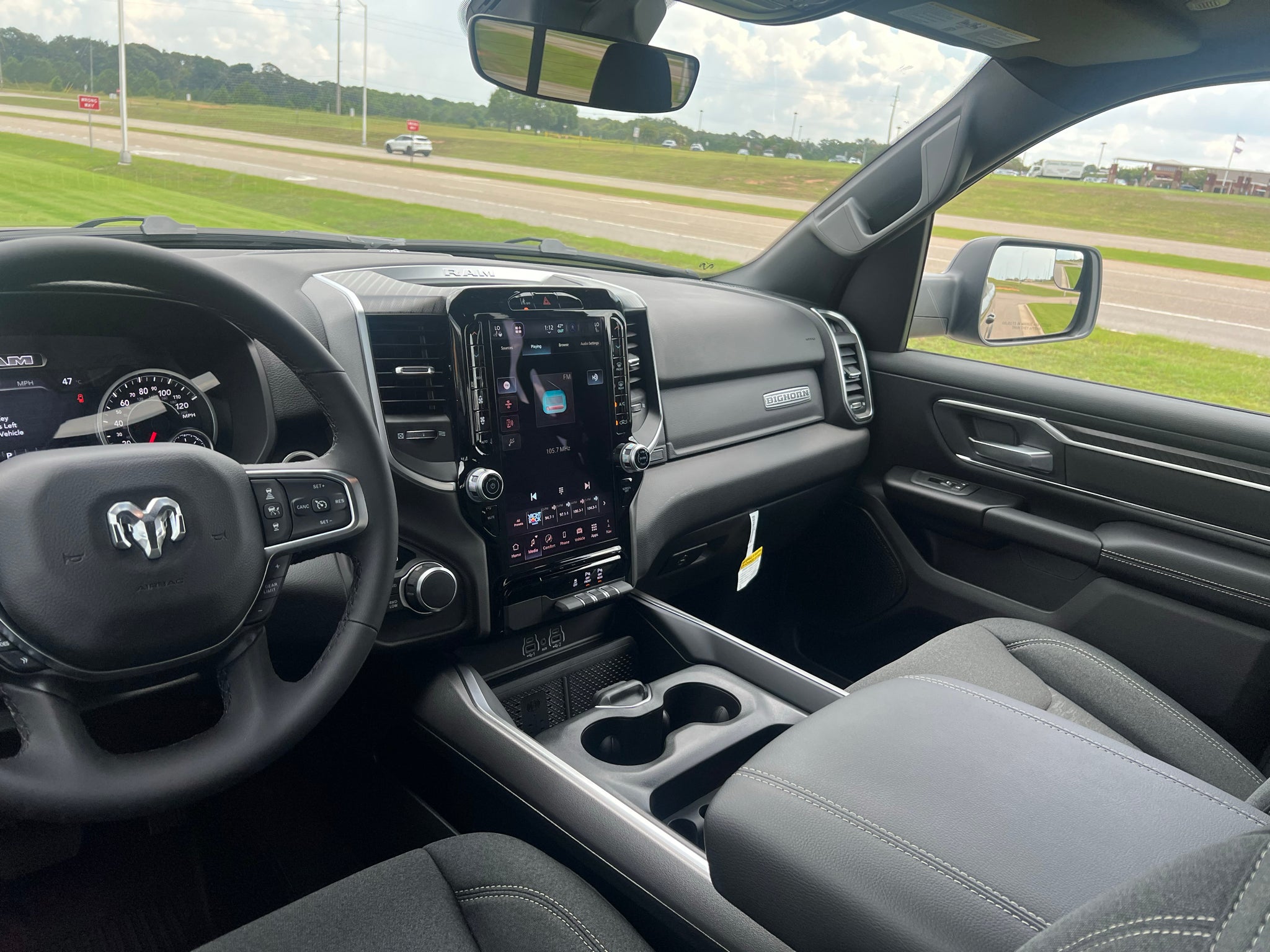 2027 RAM 1500 RAM 1500 BIG HORN CREW CAB 4X4 5'7' BOX