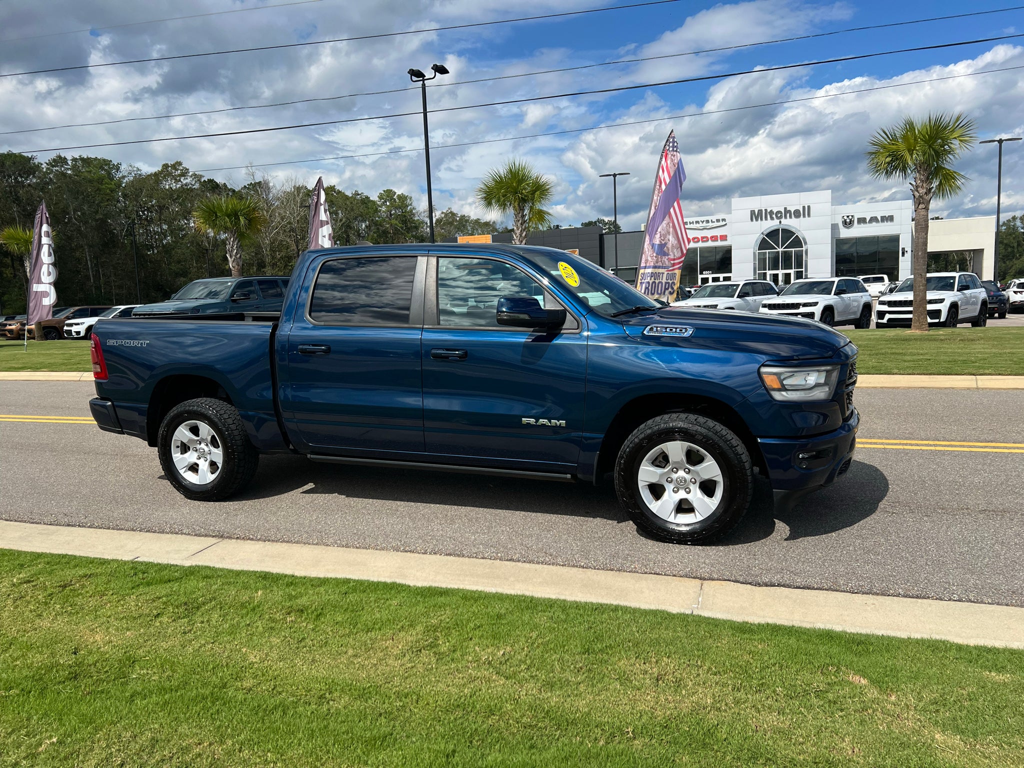 2023 RAM 1500 Big Horn Crew Cab 4x4 5'7' Box