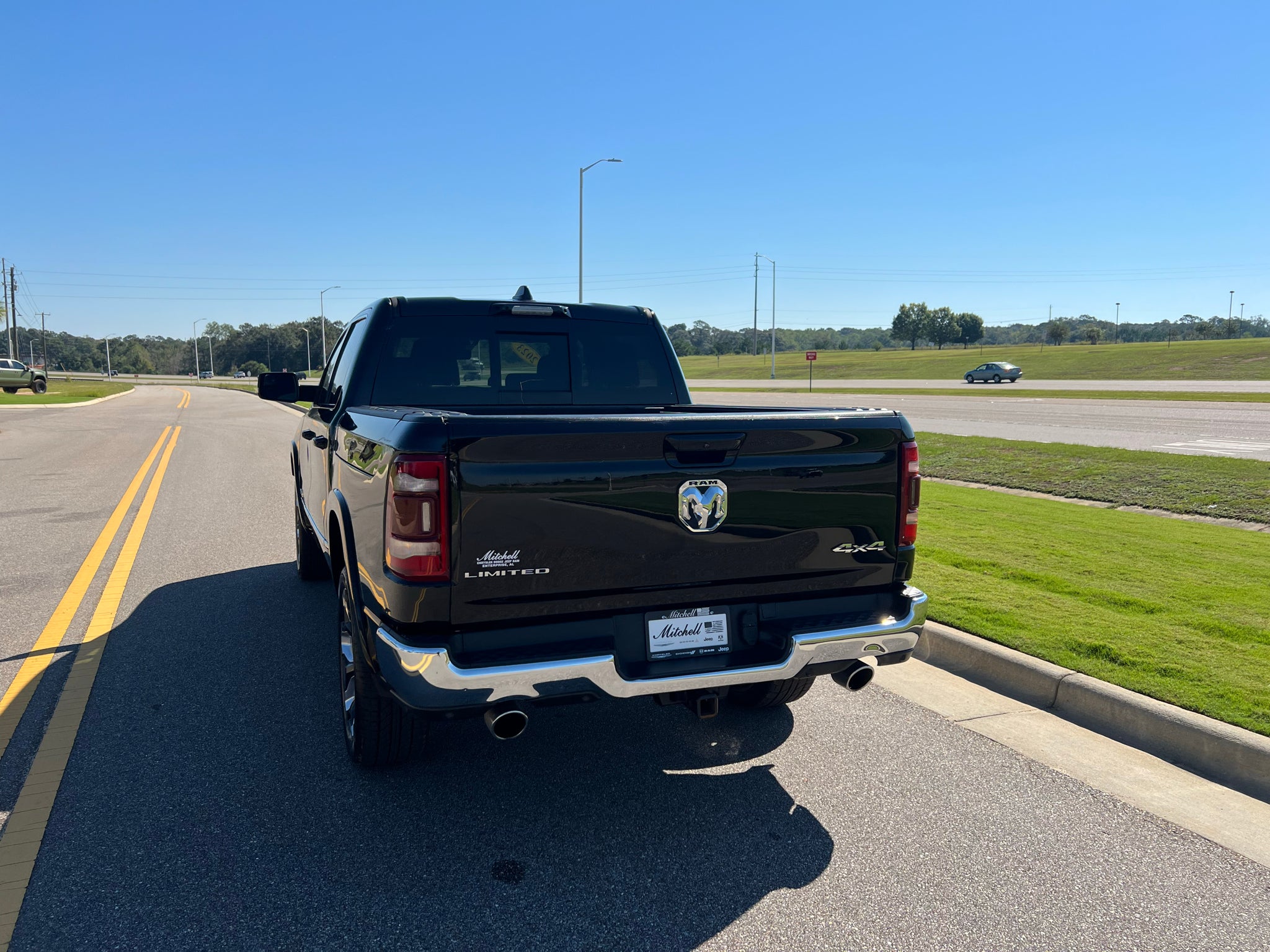 2023 RAM 1500 Limited Crew Cab 4x4 5'7' Box