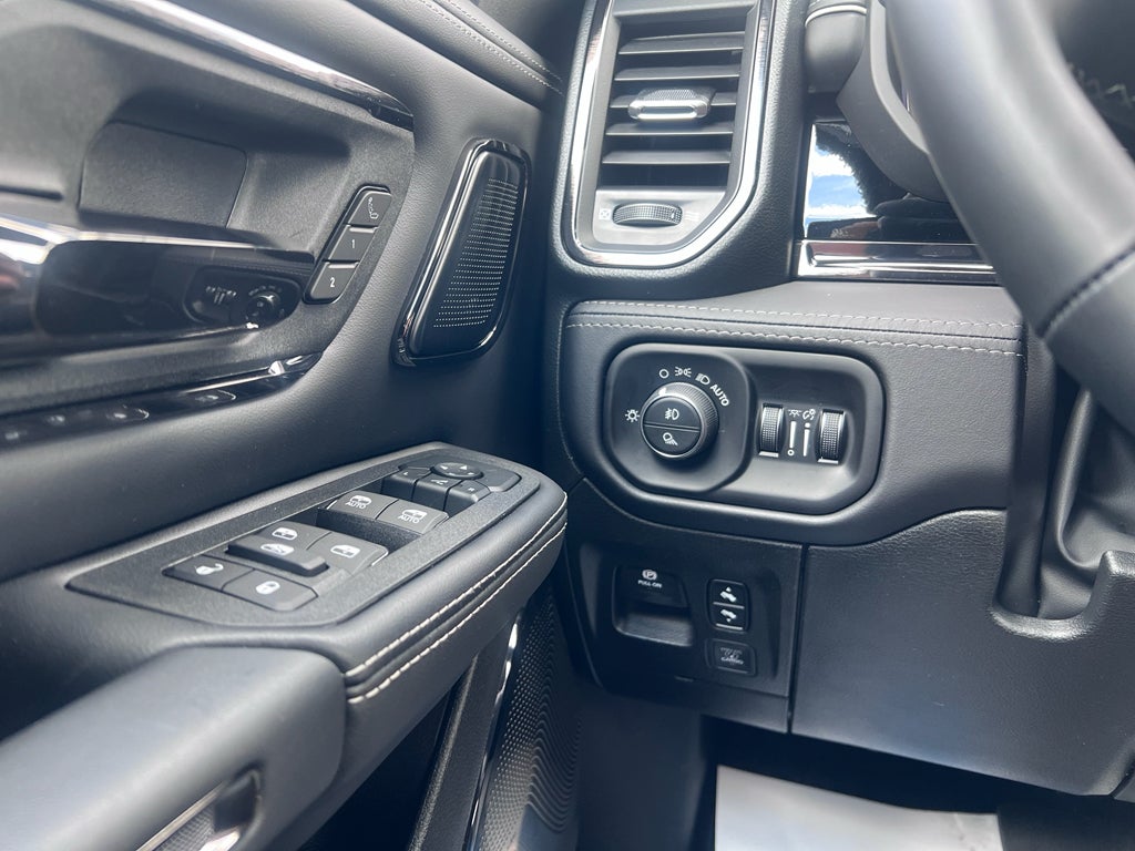 2026 RAM 1500 RAM 1500 LIMITED CREW CAB 4X4 5'7' BOX
