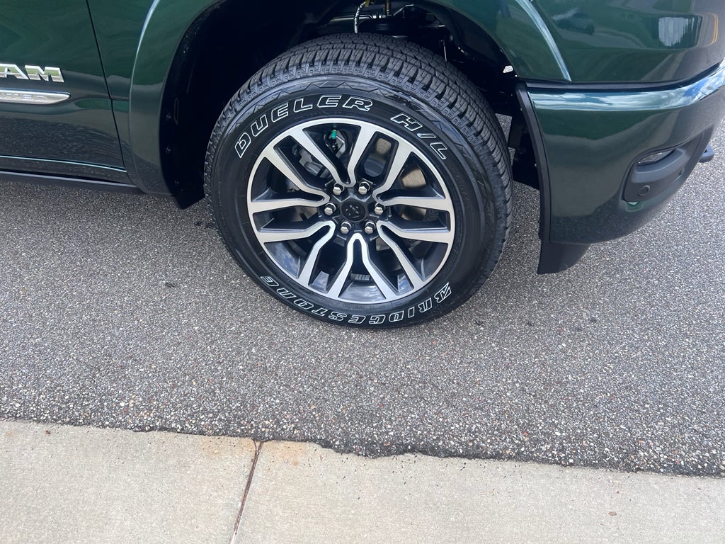 2026 RAM 1500 RAM 1500 LIMITED CREW CAB 4X4 5'7' BOX