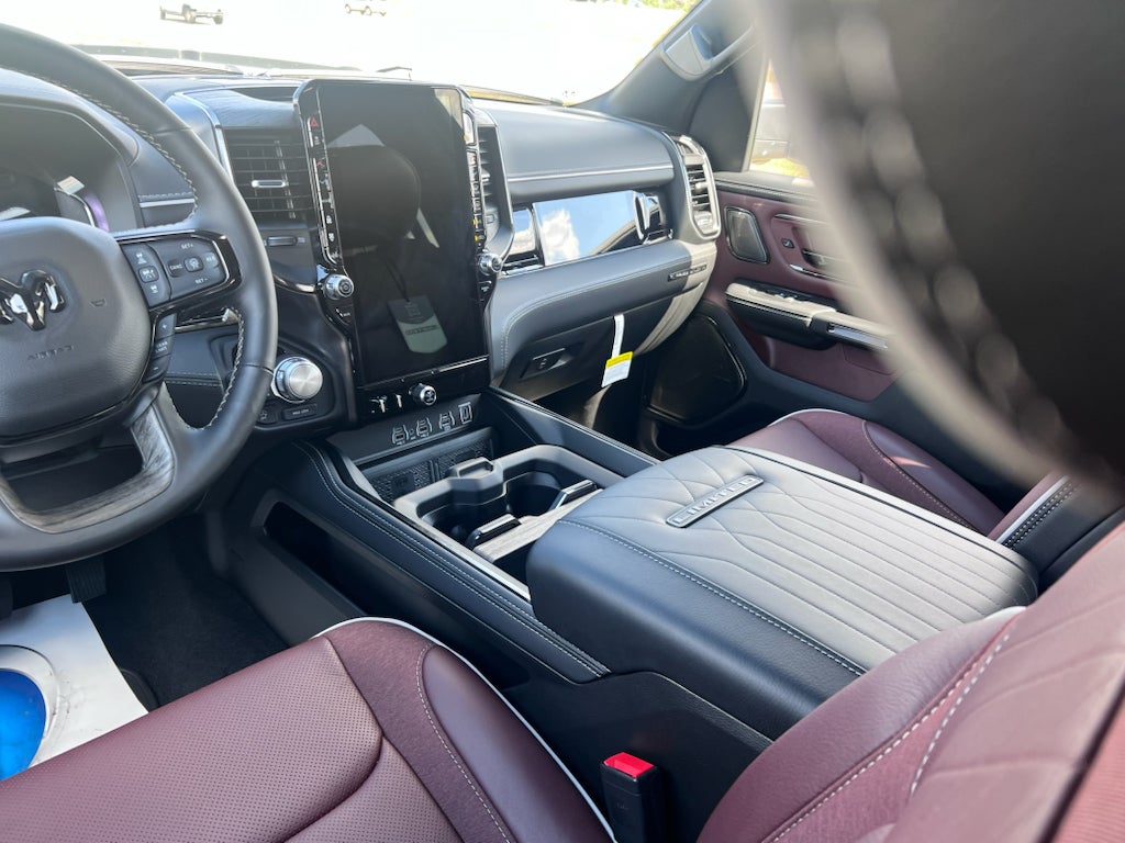 2026 RAM 1500 RAM 1500 LIMITED CREW CAB 4X4 5'7' BOX