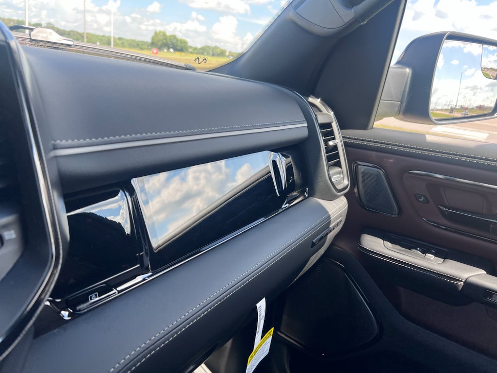 2026 RAM 1500 RAM 1500 LIMITED CREW CAB 4X4 5'7' BOX