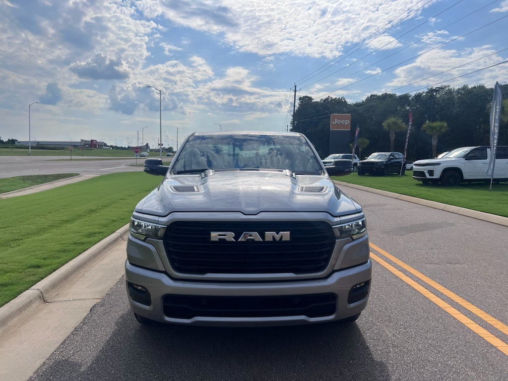 2025 RAM 1500 Laramie Crew Cab 4x4 5'7' Box