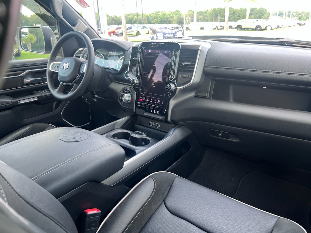 2025 RAM 1500 Laramie Crew Cab 4x4 5'7' Box