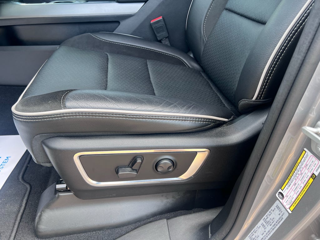 2025 RAM 1500 Laramie Crew Cab 4x4 5'7' Box