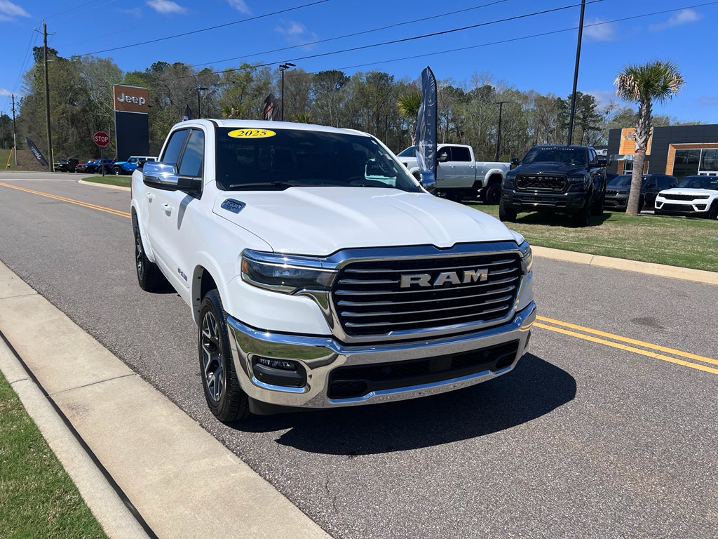 2025 RAM 1500 Laramie Crew Cab 4x4 5'7' Box