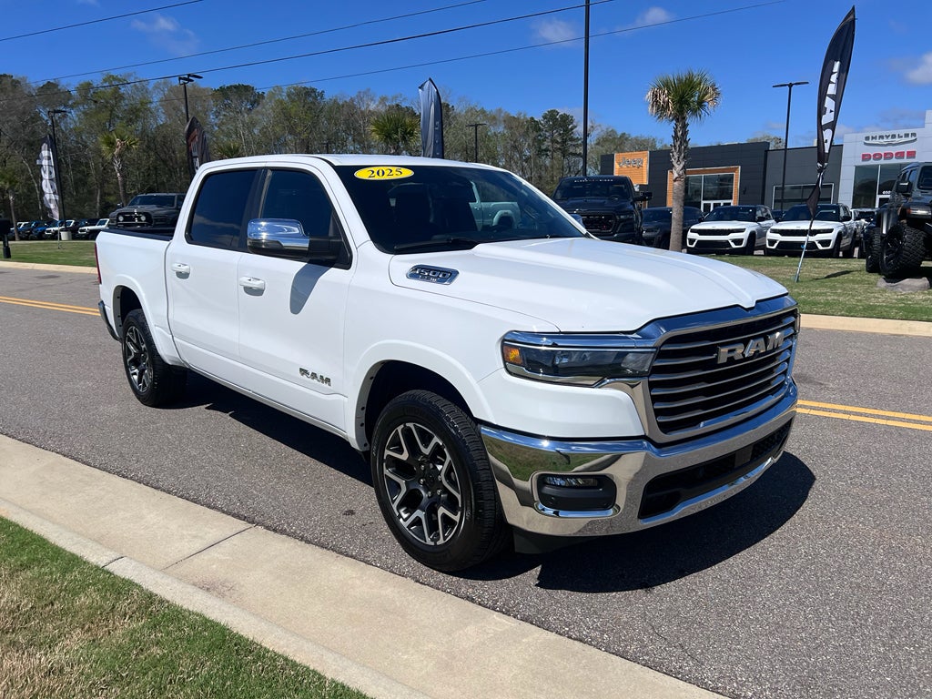 2025 RAM 1500 Laramie Crew Cab 4x4 5'7' Box