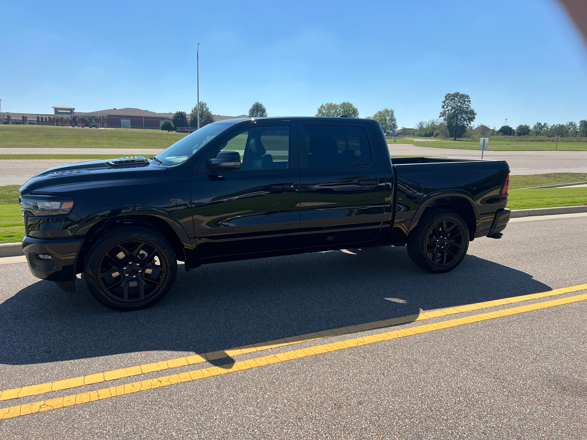 2027 RAM 1500 RAM 1500 LARAMIE CREW CAB 4X4 5'7' BOX