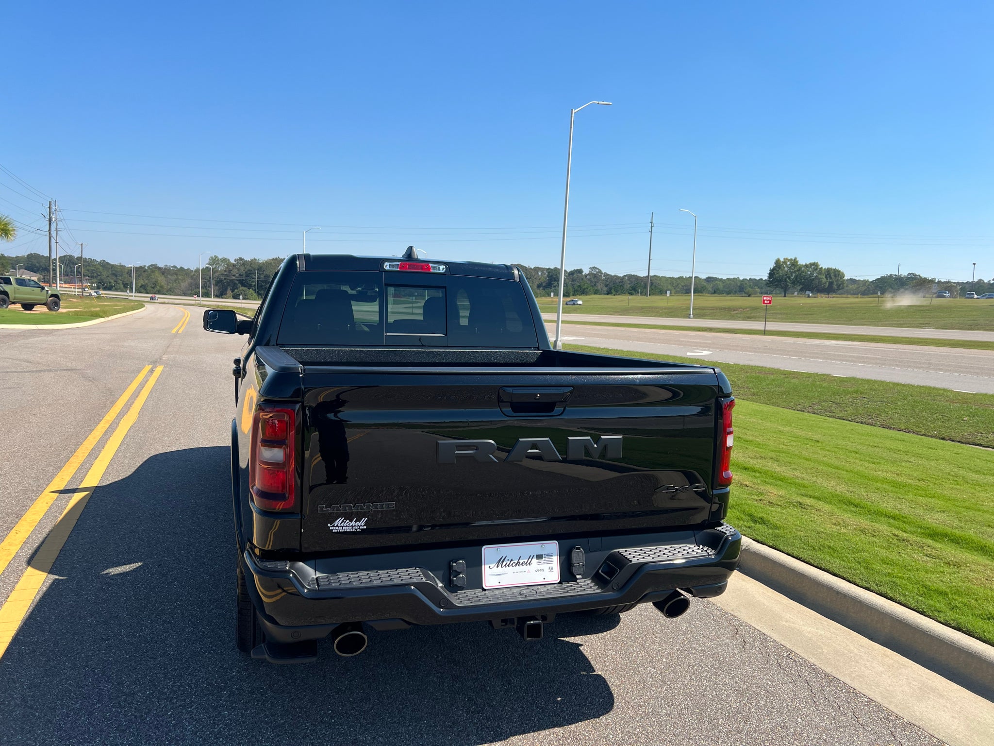 2027 RAM 1500 RAM 1500 LARAMIE CREW CAB 4X4 5'7' BOX