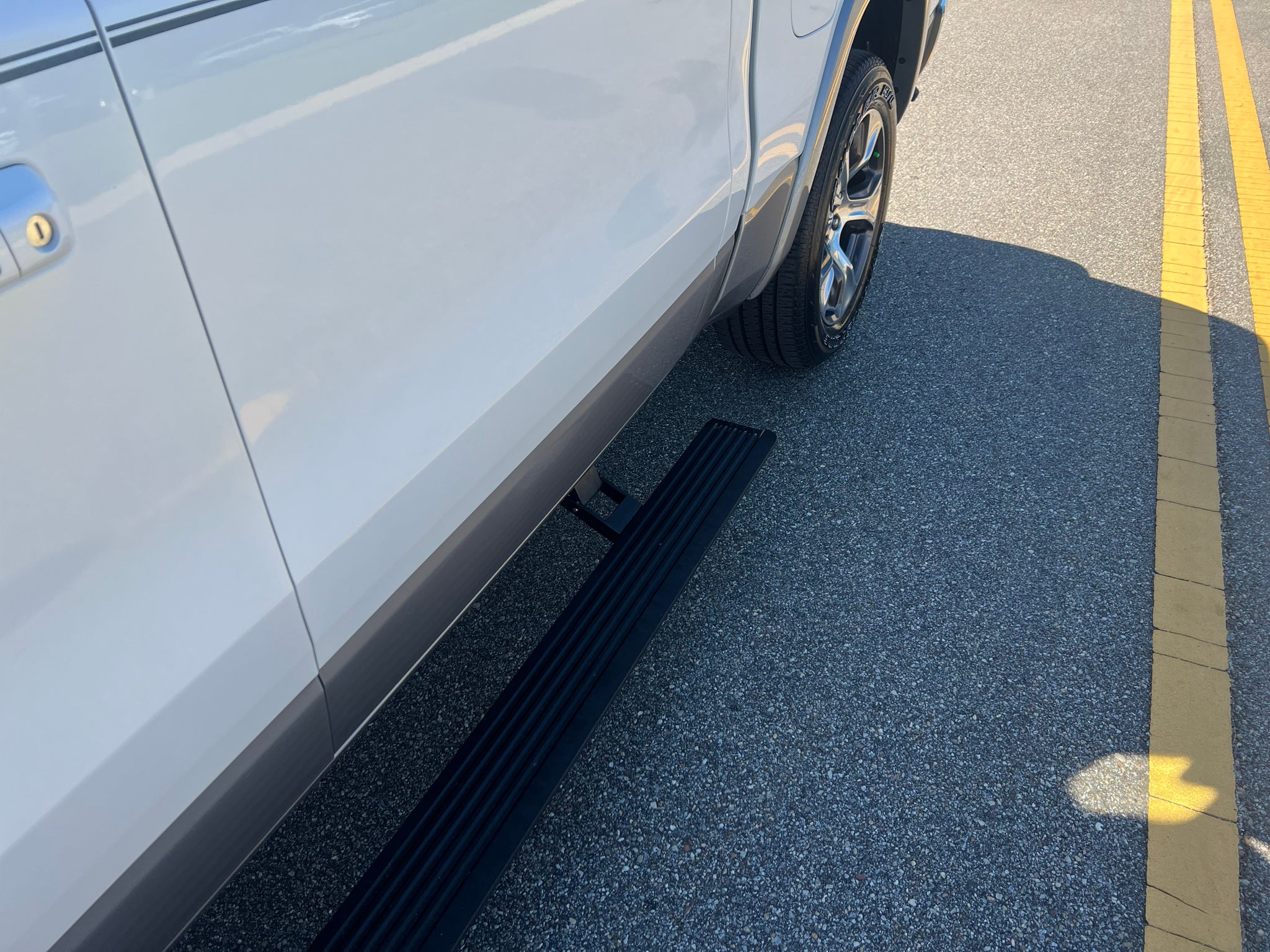 2019 RAM 1500 Laramie Crew Cab 4x4 5'7' Box