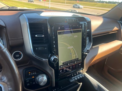 2019 RAM 1500 Laramie Crew Cab 4x4 5'7' Box