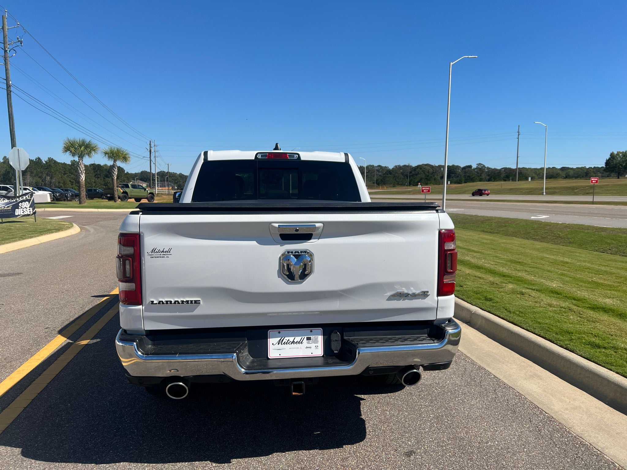 2019 RAM 1500 Laramie Crew Cab 4x4 5'7' Box