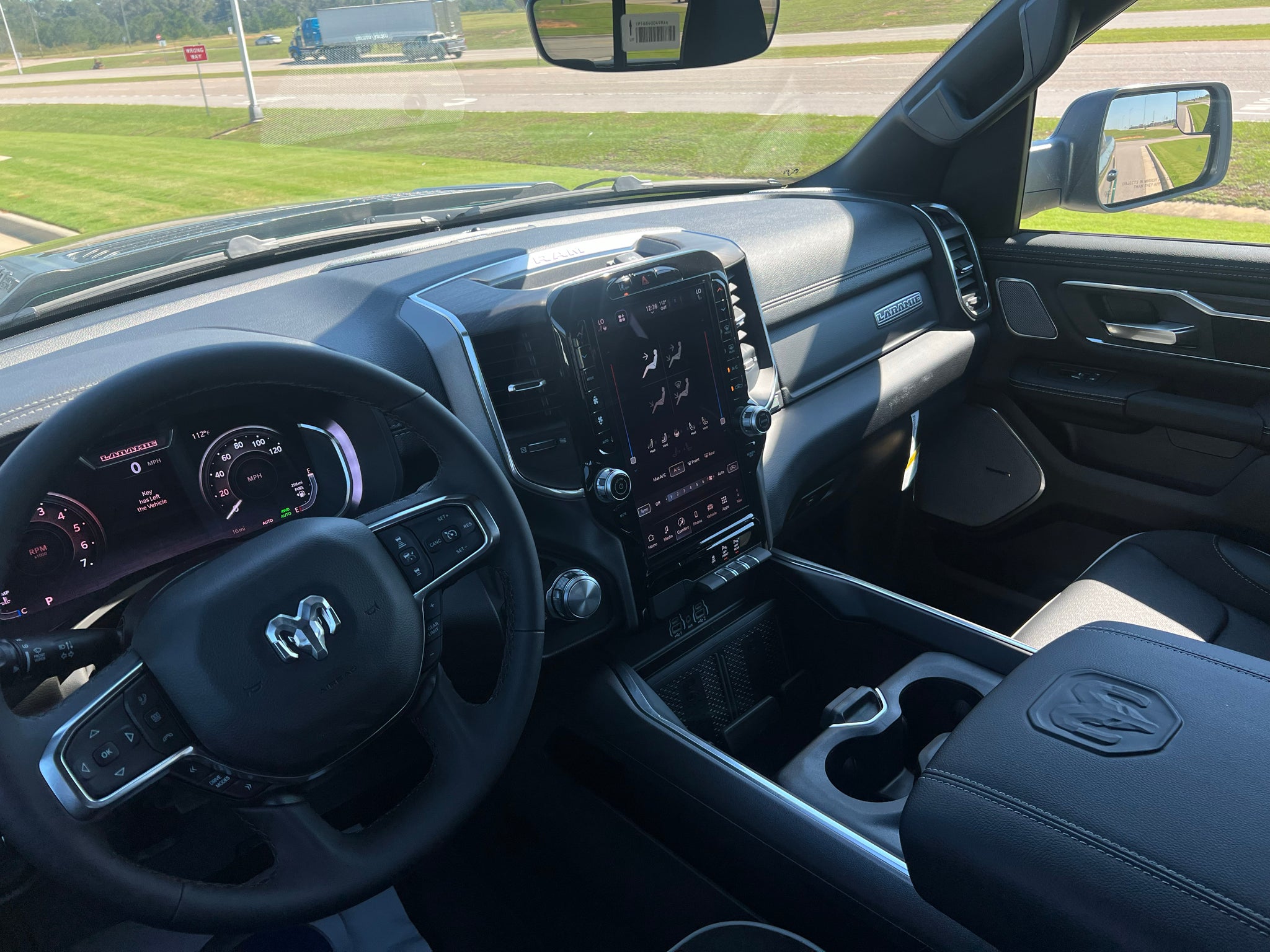 2027 RAM 1500 RAM 1500 LARAMIE CREW CAB 4X4 5'7' BOX