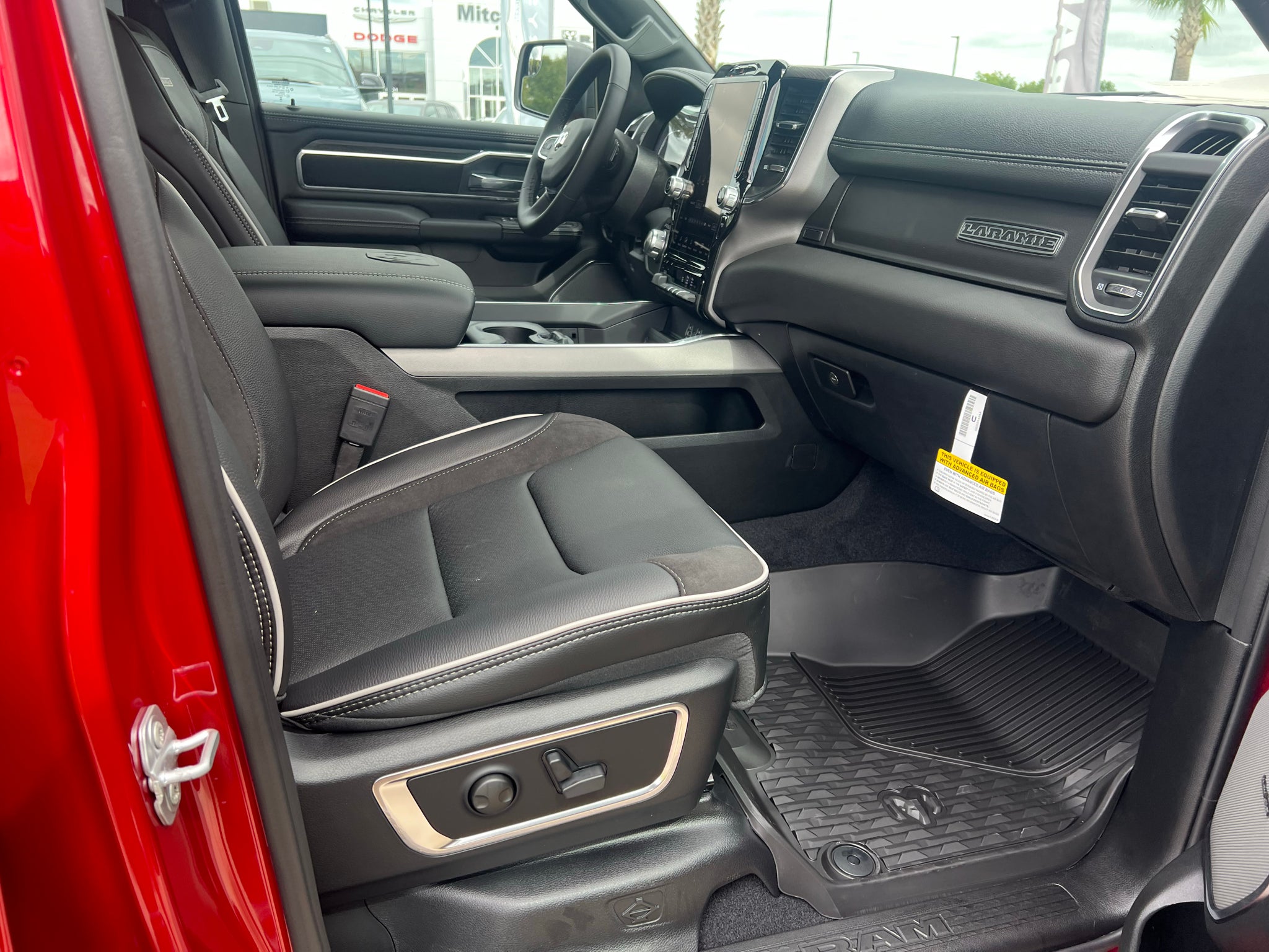 2027 RAM 1500 RAM 1500 LARAMIE CREW CAB 4X4 5'7' BOX
