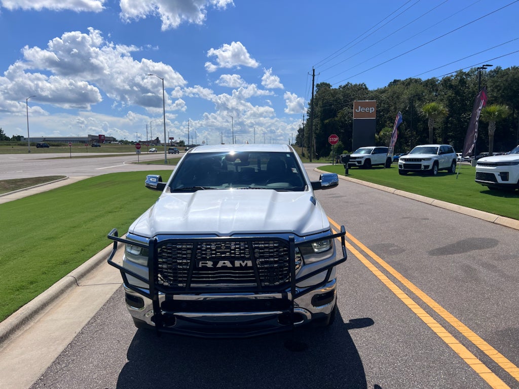 2023 RAM 1500 Laramie Crew Cab 4x4 5'7' Box