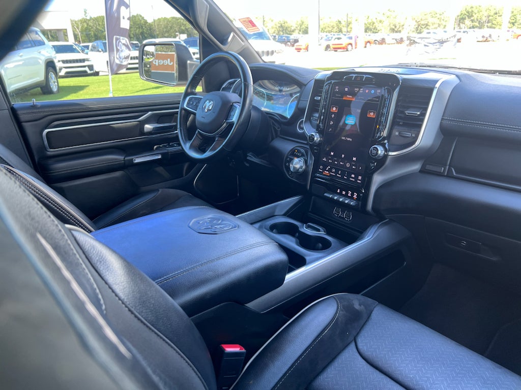 2023 RAM 1500 Laramie Crew Cab 4x4 5'7' Box