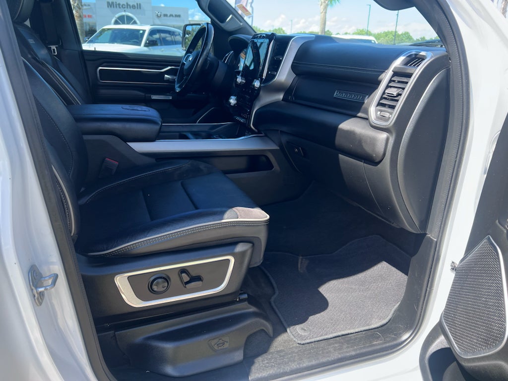2023 RAM 1500 Laramie Crew Cab 4x4 5'7' Box