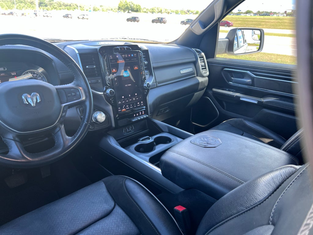 2023 RAM 1500 Laramie Crew Cab 4x4 5'7' Box