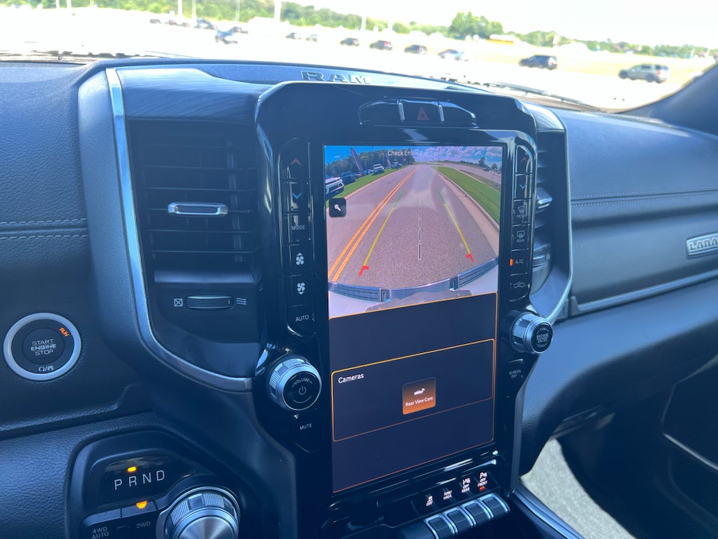 2023 RAM 1500 Laramie Crew Cab 4x4 5'7' Box
