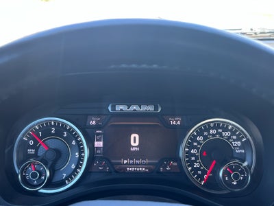2023 RAM 1500 Laramie Crew Cab 4x4 5'7' Box