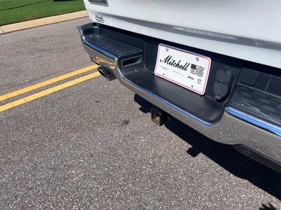 2023 RAM 1500 Laramie Crew Cab 4x4 5'7' Box