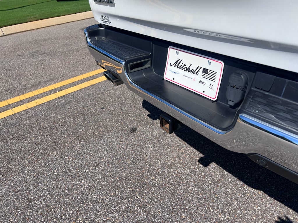 2023 RAM 1500 Laramie Crew Cab 4x4 5'7' Box