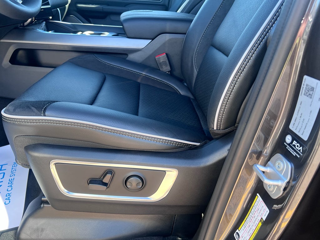 2026 RAM 1500 RAM 1500 LARAMIE CREW CAB 4X4 5'7' BOX