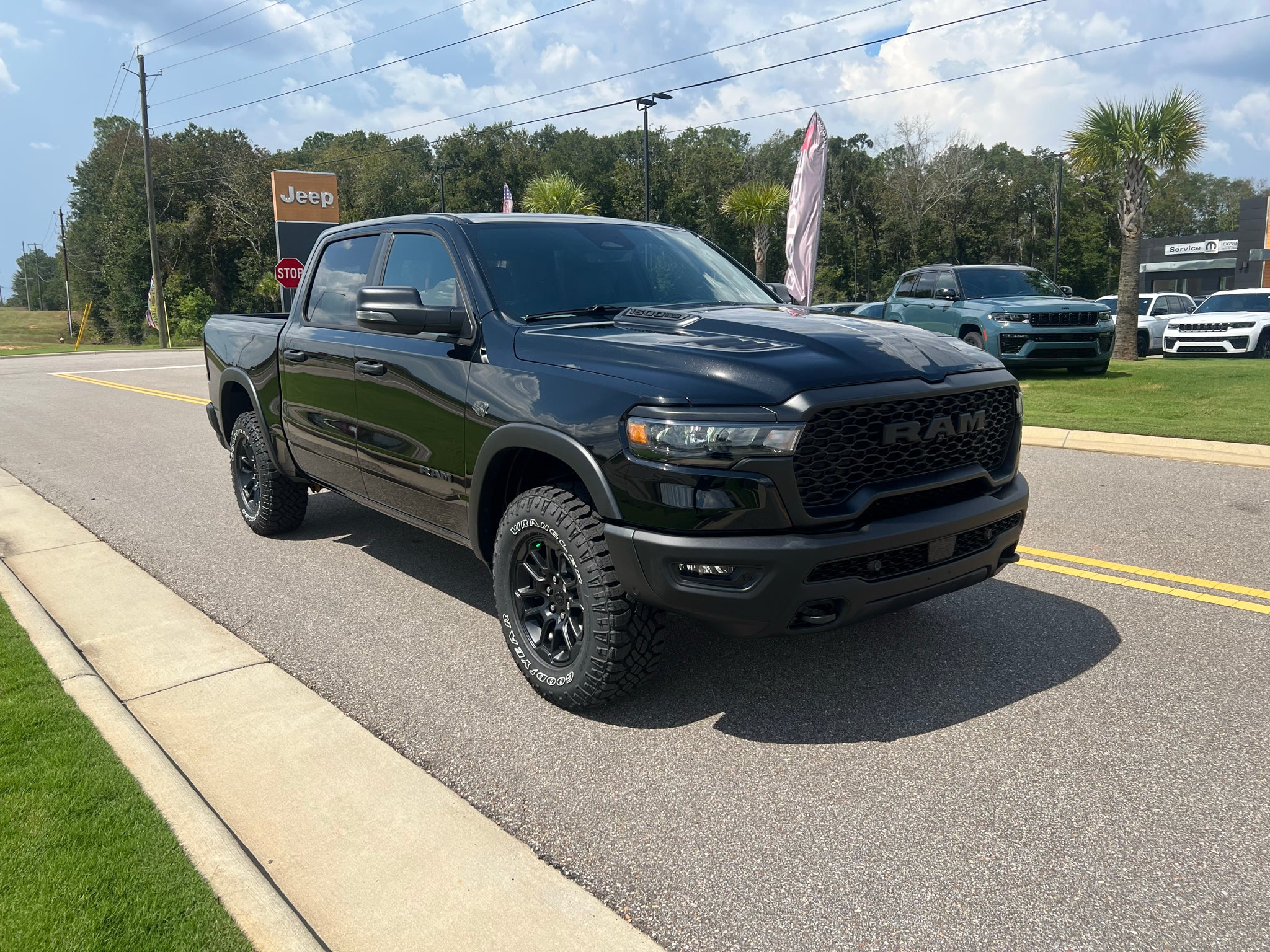 2027 RAM 1500 RAM 1500 REBEL CREW CAB 4X4 5'7' BOX