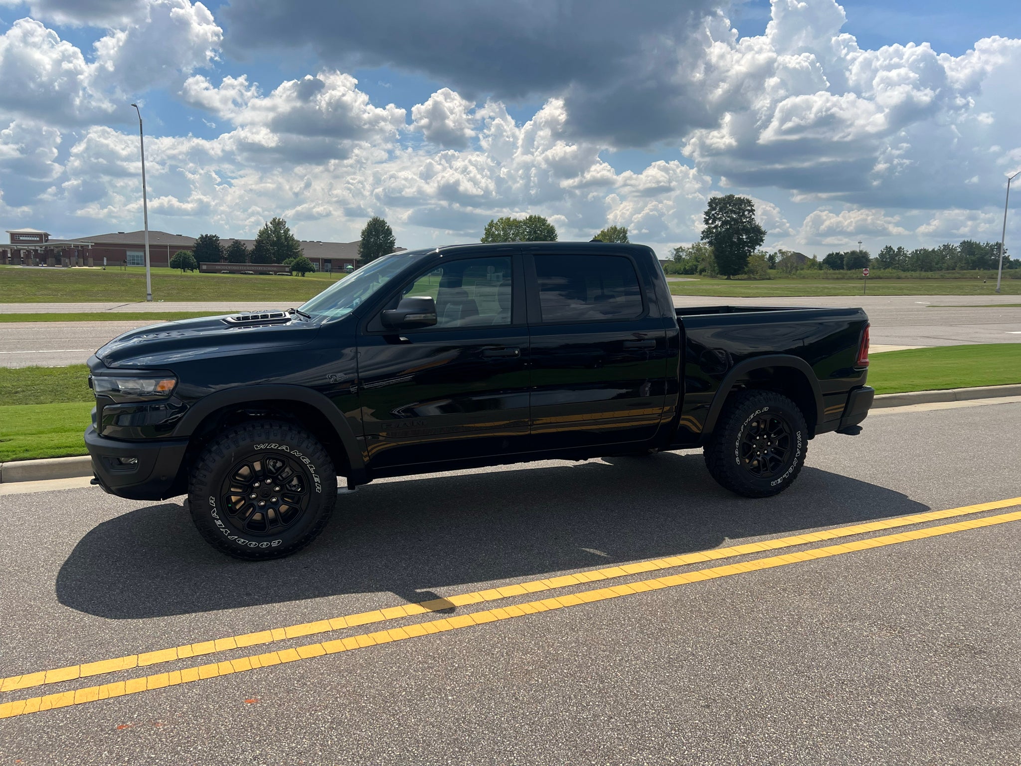 2027 RAM 1500 RAM 1500 REBEL CREW CAB 4X4 5'7' BOX