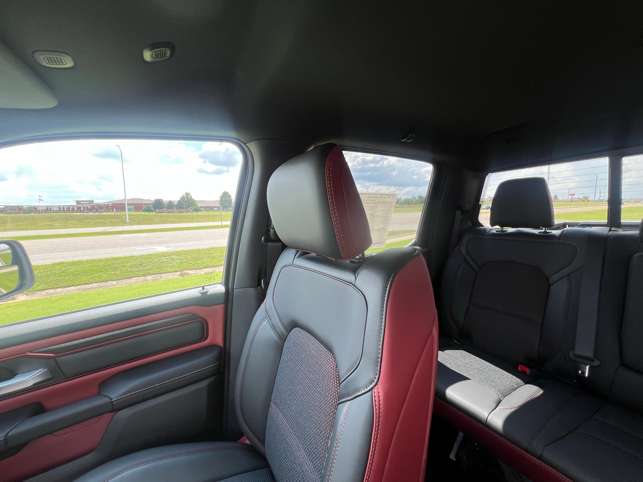 2027 RAM 1500 RAM 1500 REBEL CREW CAB 4X4 5'7' BOX